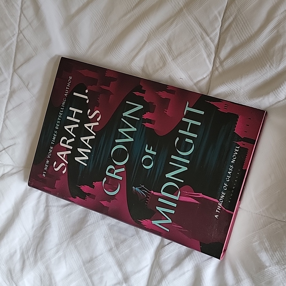 Crown of Midnight Book